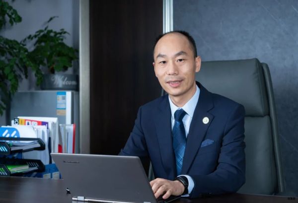 长风破浪会有时，直挂云帆济沧海